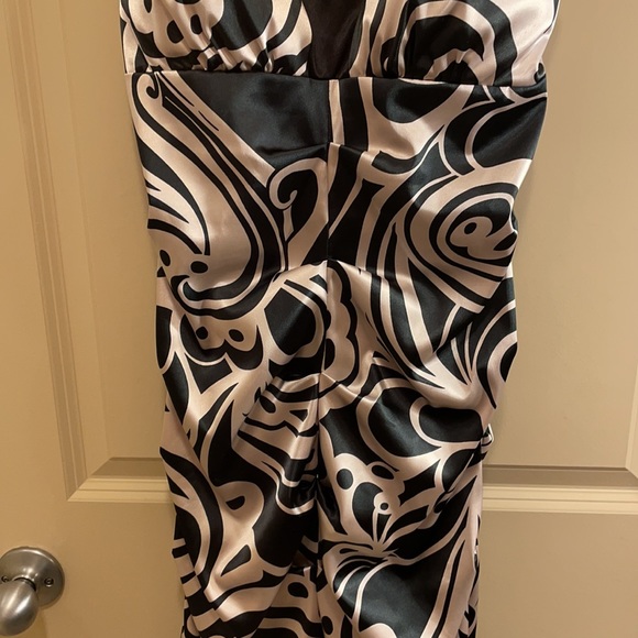 Beautiful cocktail dress - Picture 8 of 12